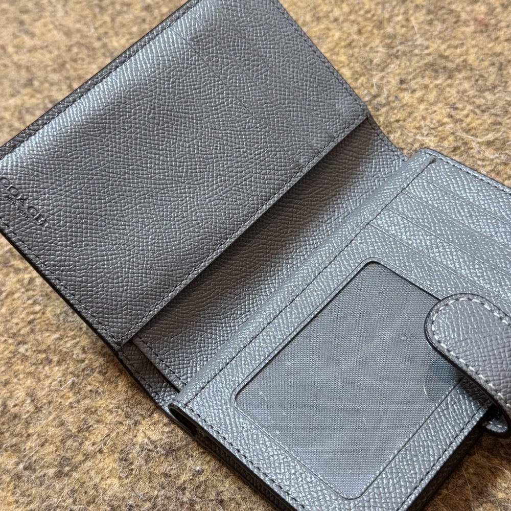 Coach New York Medium Corner Zip Wallet in Crossgrain Leather Heather Grey - Picture 6 of 8